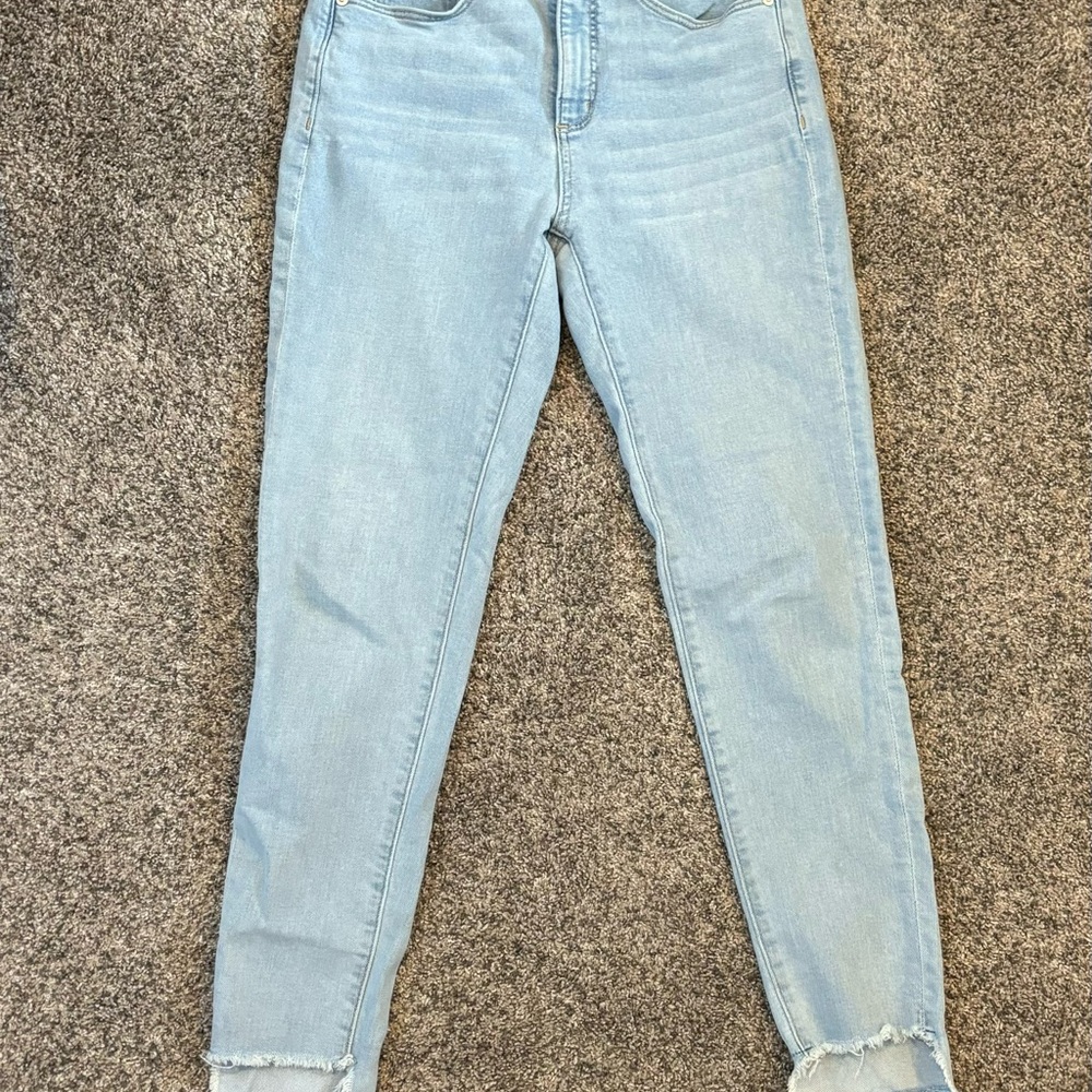 Loft. 26. The skinny. Great condition.